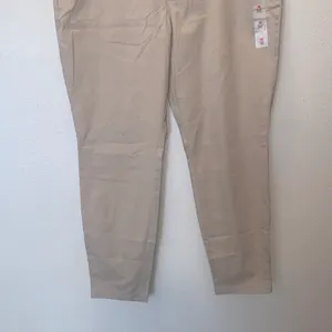 NWT Old Navy High Rise Skinny Full Length Khaki Pants 18 Adjustable Waist thumbnail 3