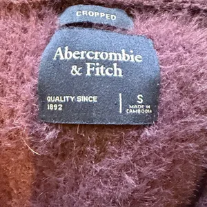 Abercrombie & Fitch Cropped‎ Cardigan Sweater Purple Fuzzy Knit Small Oversized thumbnail 4