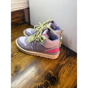 UGG‎ Purple Boots Size 7 thumbnail 2