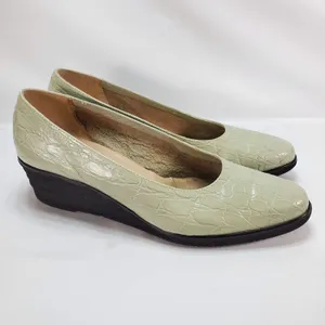 Salvatore Ferragamo Wedge‎ Pumps Sz 7.5 B Sage Green Croc Embossed Leather Italy thumbnail 4