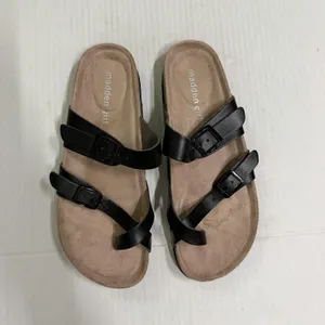 Madden Girl Bryceee Shoes Womens Size 6.5M Black Strappy Buckle Sandals Comfort thumbnail 4
