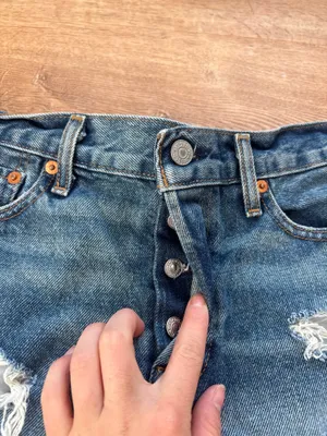 Levi’s Wedgie Jean Shorts 501 thumbnail 4