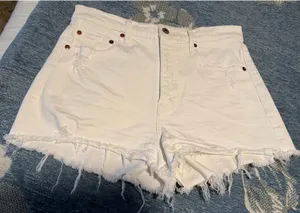 Abercrombie & Fitch The Mom Short High Rise thumbnail 1