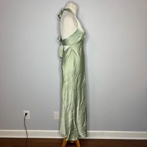 SHEIN - Green Halter Maxi Dress thumbnail 2