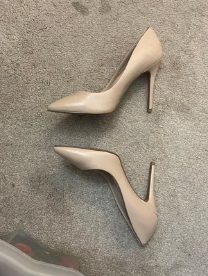 Beige Leather Pointy Heels thumbnail 1