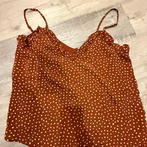 Wishlist Rust‎ Polka Dot Ruffle Cami Top - Size M thumbnail 1