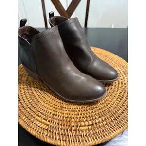 G BY GUESS Brown Ankle Booties Almond Toe Low Block Heel Side Zip Womens 8M thumbnail 8
