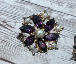 Vintage Screw On Earrings - Purple Gems and Faux Pearls - Poor Condition thumbnail 12