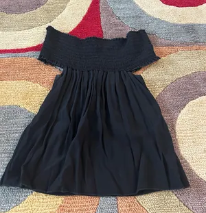 Brandy Melville Off The Shoulder Strapless Smocked Flowy Top Black One Size thumbnail 4