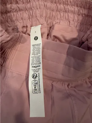 Lululemon Shorts Hotty Hot 4" High-Rise thumbnail 4