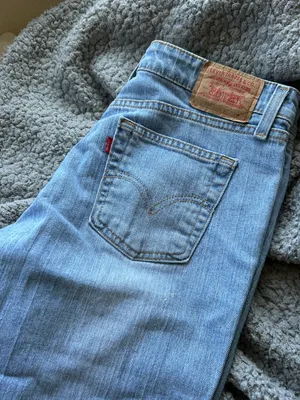 Levi’s Low-Rise Flare Jeans Size 7 thumbnail 2