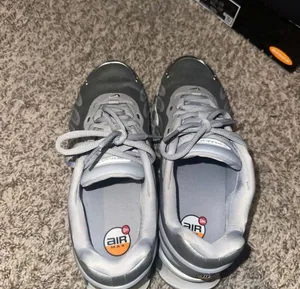 Nike Women's Air Max Dn8 Wolf Grey Metallic Silver Sneakers HF5509-001 thumbnail 3