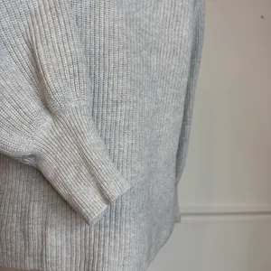 Banana Republic Gray Knit Balloon Sleeve Sweater, Size Small thumbnail 6