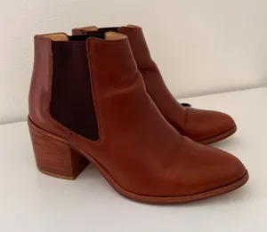 Nisolo Heeled Chelsea Leather Boot Size 8 thumbnail 1