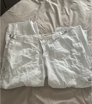 Y2K White Capris thumbnail 3
