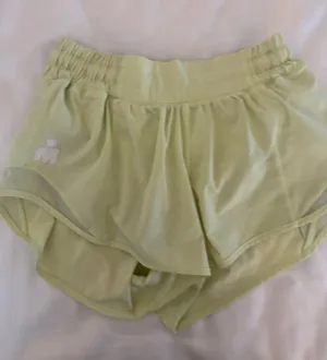 Lululemon Shorts Hotty Hot thumbnail 1