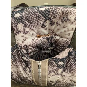 EUC Stella & Dot Crush It Snake Carry On Overnight Weekender Tote Travel Bag thumbnail 9