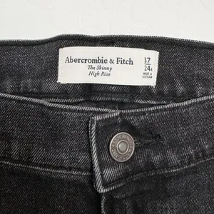 Abercrombie Jeans Size 24 Black Denim Split Hem‎ High Rise Skinny Pants Capsule thumbnail 7