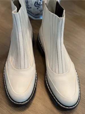 rag & bone Cream Leather Chelsea Lug Booties Sz 39 thumbnail 6