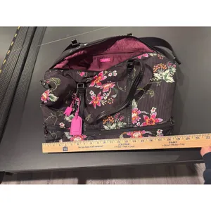 Vera Bradley large duffle bag with accessories. Excellent‎ condition thumbnail 3