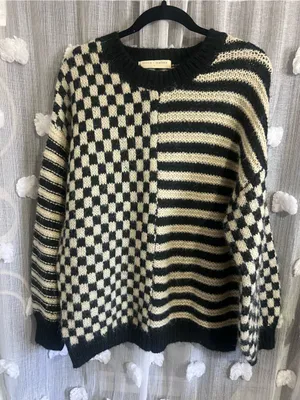 Stitch + Feather Black and Cream Patterned Women's Sweater Size L thumbnail 1