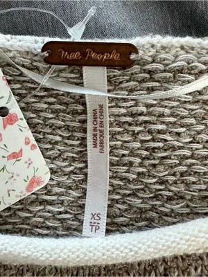 Free People XS Oversized Knit Pullover Sweater Beige Cream NWT thumbnail 5