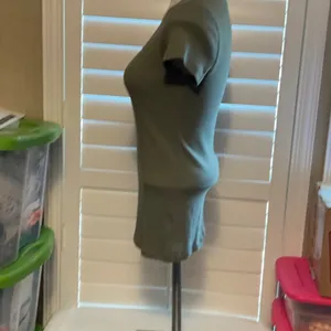 Old Navy Olive Short Sleeve Tee thumbnail 4