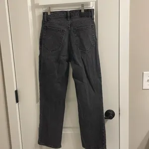 Abercrombie & Fitch High Rise Straight Leg Jeans in Washed Black thumbnail 5