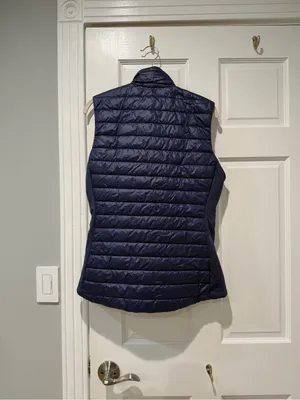 Women’s Navy Quilted Sleeveless Puffer Vest thumbnail 5