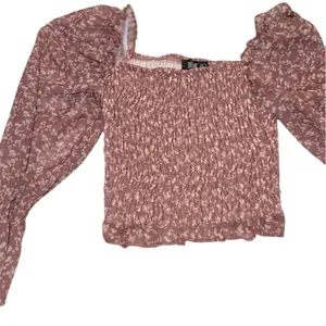 Die & More size small dusty rose floral smocked boho top thumbnail 7
