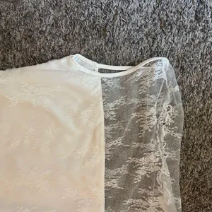 Amazon NWT Elegant White Lace Women Top thumbnail 3