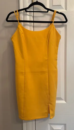 yellow dress thumbnail 1