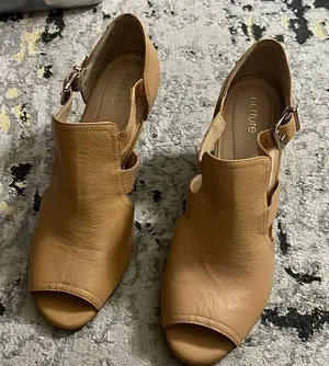 Nurture Pamina size 11 leather tan heels Tan thumbnail 1