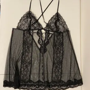 EUC | Women’s lace lingerie‎ top — under bust 34.5” thumbnail 4