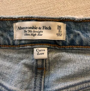 Abercrombie And Fitch 90s Straight Ultra High Rise thumbnail 4