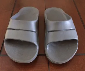 Oofos ooah gray comfort slide size 7 thumbnail 1