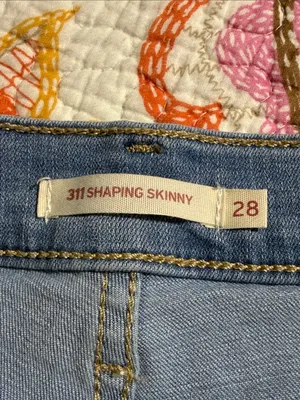 Levi Strauss & Co. women’s size 28 311 shaping skinny jeans light thumbnail 6