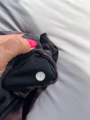 Lululemon Align Super High Rise Shorts 8” Diamond Dye Graphite Grey Pink Sz 2 thumbnail 4