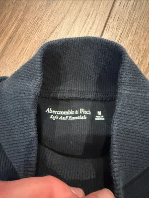 Abercrombie & Fitch So Soft Essentials Black Mock Neck Medium - C27-166 thumbnail 4
