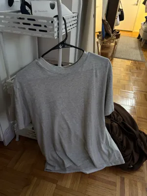 Abercrombie tee thumbnail 3