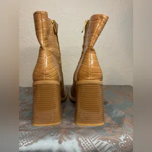 Circus by Sam Edelman Layla Bootie in Caramel Alligator Patent Leather Size 8.5 thumbnail 7