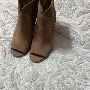 Brown booties Size 7 thumbnail 5