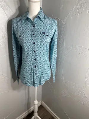 Cinch Women's Light Blue Printed Button-Down Shirt thumbnail 4