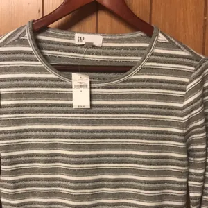 Brand new Long sleeve Gap shirt size S thumbnail 2