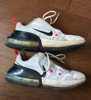Nike Shoes thumbnail 1