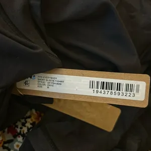 NWT SKIMS (B9) Fits Everybody Tshirt - Onyx Size M thumbnail 4