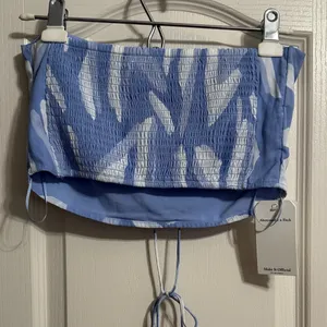 NWT‎ Abercrombie & Fitch Blue Halter Crop Top Summer Coastal Watercolor Preppy thumbnail 3