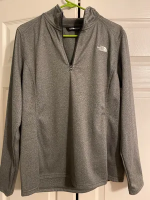Women’s North Face Pullover thumbnail 1