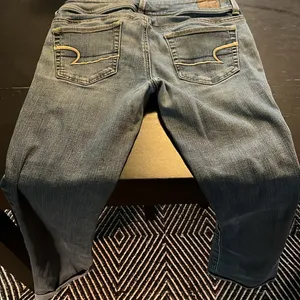 American Eagle Women’s Kick Boot size 4 denim jeans in GUC. thumbnail 3