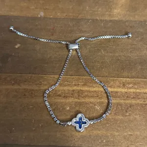 Silver tone blue clover bolo tennis bracelet thumbnail 3